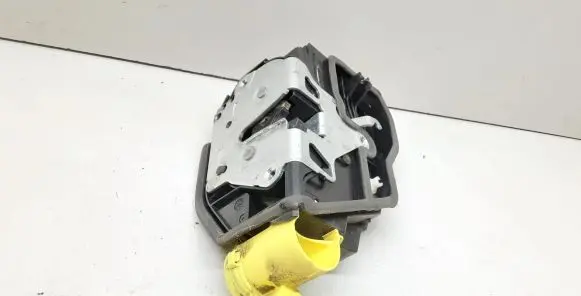 BMW X3 F25 Front door lock 7318422