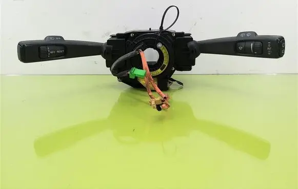 Volvo V50 Indicator stalk 17D7707