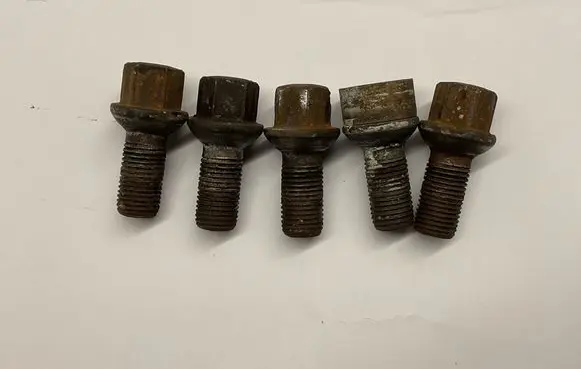 Mercedes-Benz E W212 Nuts/bolts 