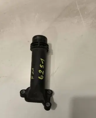 BMW 5 F10 F11 Engine coolant pipe/hose 7810707 10808611