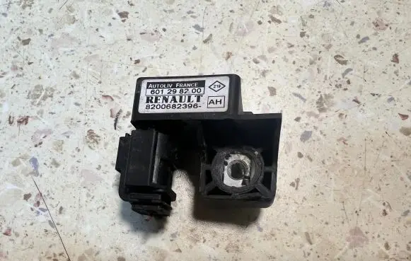 Renault Scenic II - Grand scenic II Airbag deployment crash/impact sensor 8200682396 601298200