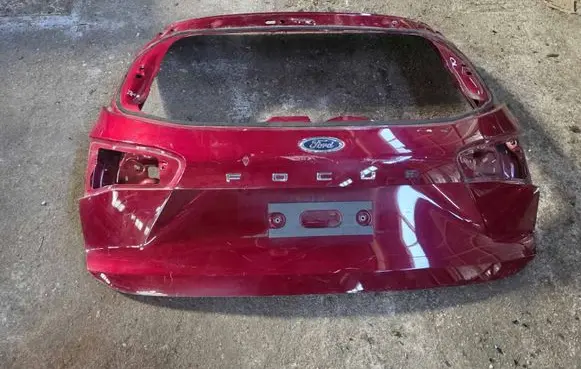 Ford Focus Tailgate/trunk/boot lid 