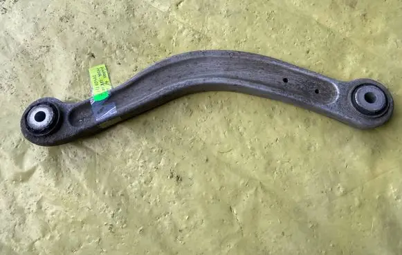 Mercedes-Benz C W204 Rear control arm A2043501506 20407