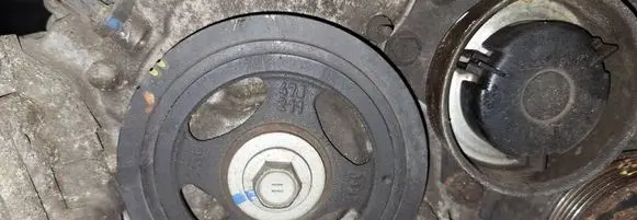 Toyota Yaris Crankshaft pulley 1347000010