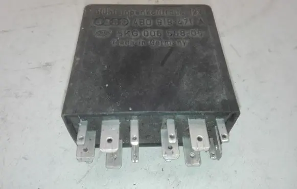 Volkswagen PASSAT B5 Light relay 4B0919471A