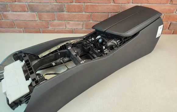 BMW 5 G30 G31 G38 Armrest 5A4F4D9