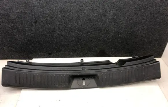 KIA Sorento Trunk/boot sill cover protection 857702P500 110329