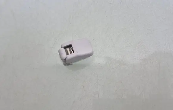 Sun visor clip/hook/bracket
