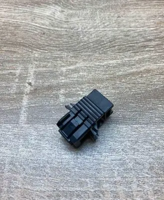 Mercedes-Benz E W212 Brake pedal sensor switch 8372647