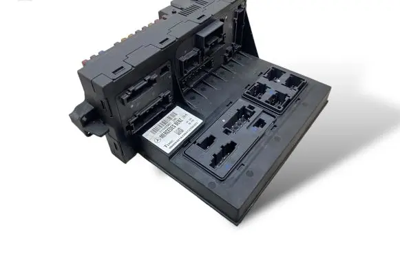 Mercedes-Benz E W211 Fuse module 2115453801 00009481A2