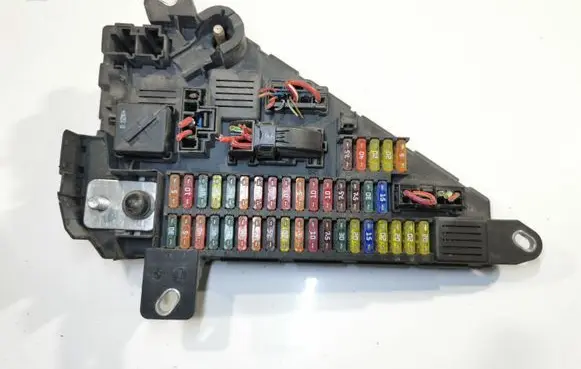 BMW 5 E60 E61 Fuse module 6906618 518956040
