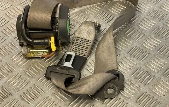 Audi A6 S6 C5 4B Front seatbelt