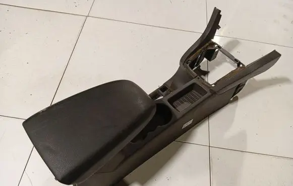 Ford Focus Armrest 4M51A045B55