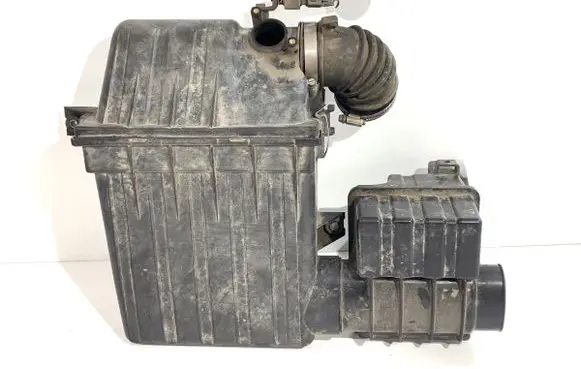 Suzuki Swift I Air filter box 63JA01