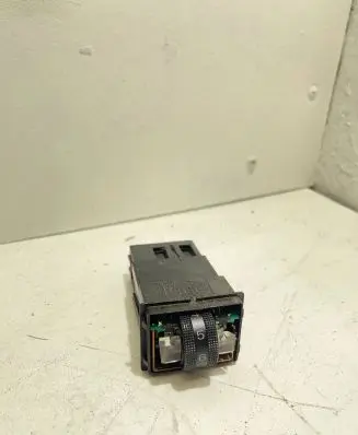 Audi A6 S6 C6 4F Seat heating switch 4E0963563A 8E0963563