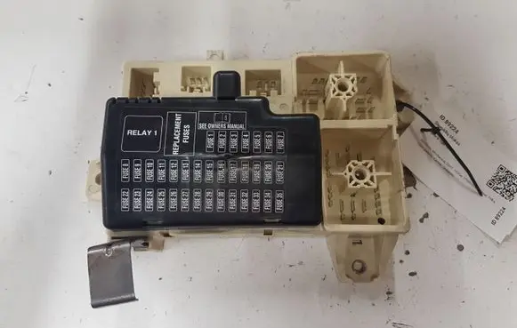Jaguar S-Type Fuse module 4R8T14A067AB