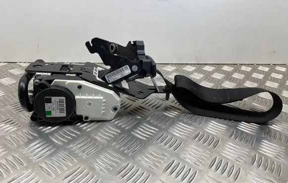 Mercedes-Benz E C207 W207 Front seatbelt A2078606085