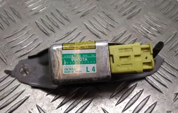 Toyota Prius (XW20) Airbag deployment crash/impact sensor 8983447020 1879000921