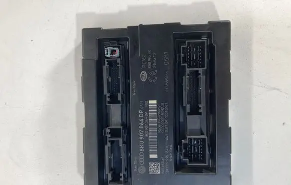 Audi A4 S4 B8 8K Comfort/convenience module 8K0907064DP
