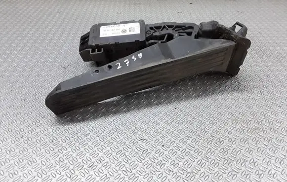 Volkswagen PASSAT B6 Accelerator throttle pedal 1K1721503L