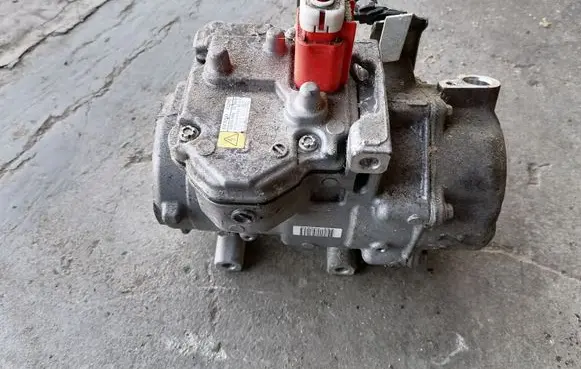 Lexus RX 450H Air conditioning (A/C) compressor (pump) 0422000464