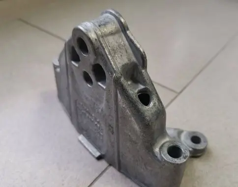 Audi Q7 4M Gearbox mounting bracket 7L0399649D