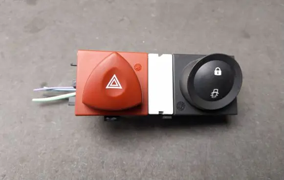 Renault Megane II Hazard light switch 8200407415 8200095493