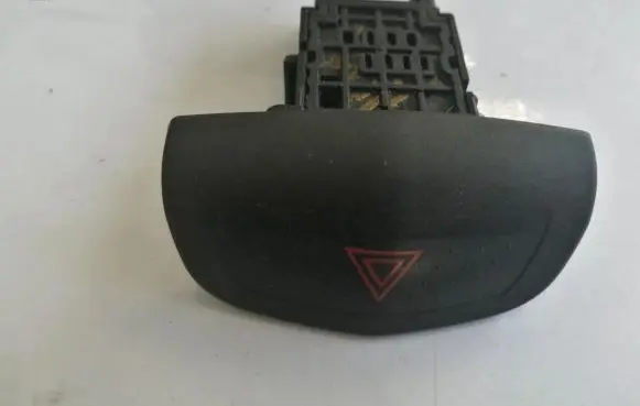 Nissan X-Trail T30 Hazard light switch 06016