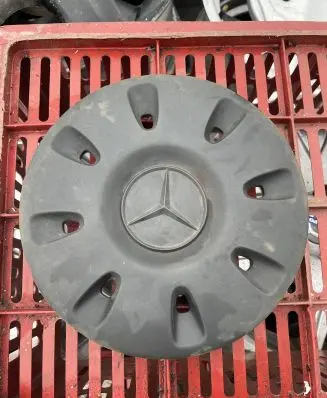Mercedes-Benz Vito Viano W639 Original wheel cap A6394010825