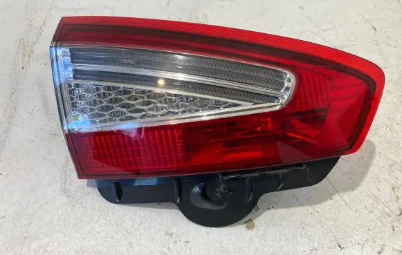 Ford Mondeo MK IV Tailgate rear/tail lights BS7113A603B