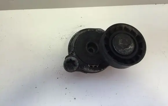 Volvo V70 Alternator belt tensioner 