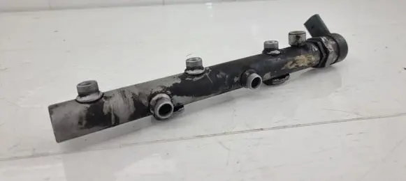Volvo XC90 Fuel main line pipe 057130764F