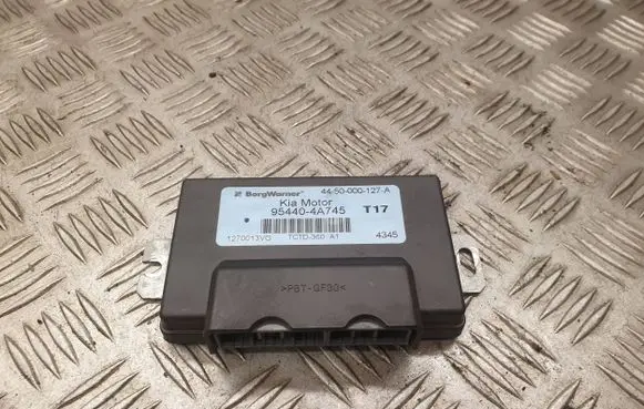 KIA Sorento Transfer box differential control unit 954404A745