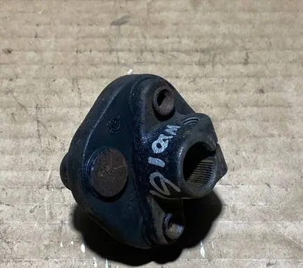 Mercedes-Benz 190 W201 Steering column universal joint 
