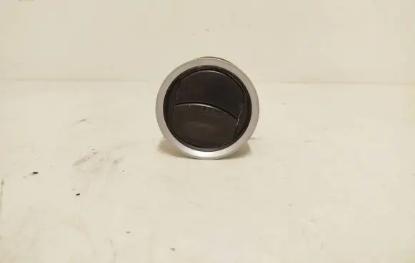 Ford Fusion Dash center air vent grill