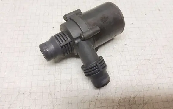 BMW 5 E39 Electric auxiliary coolant/water pump 70207810 8381989