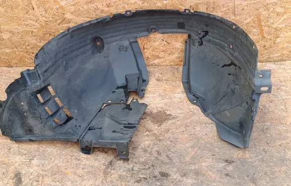 Front wheel arch liner splash guards
