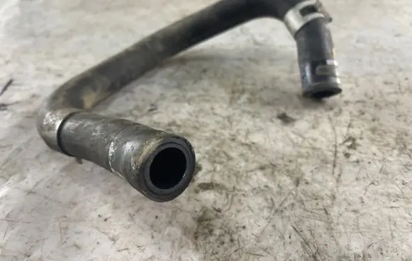 Nissan Patrol Y61 Engine coolant pipe/hose