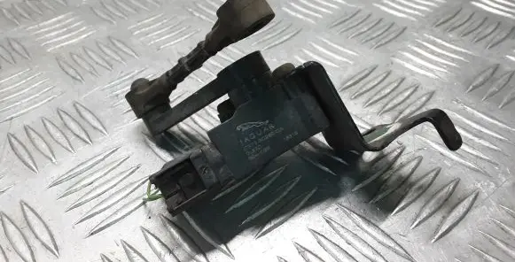 Headlight/headlamp level sensor