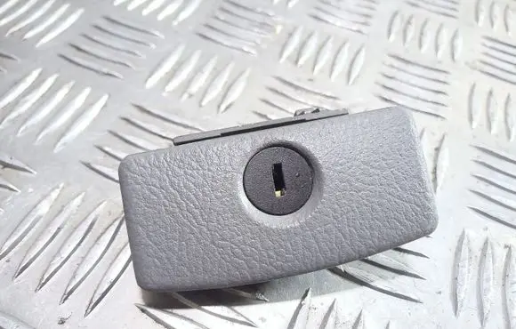 KIA Sorento Glove box lock 