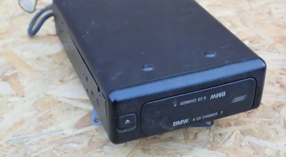BMW 7 E38 CD/DVD changer 8361058