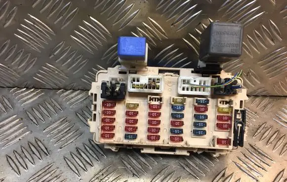 Nissan X-Trail T30 Fuse box set