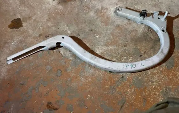 BMW 5 GT F07 Tailgate/trunk/boot hinge 7204237