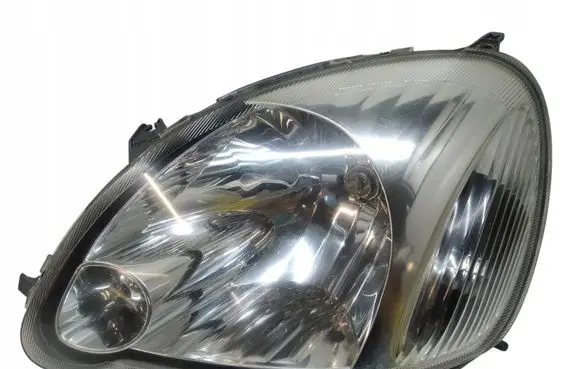 Toyota Yaris Headlight/headlamp