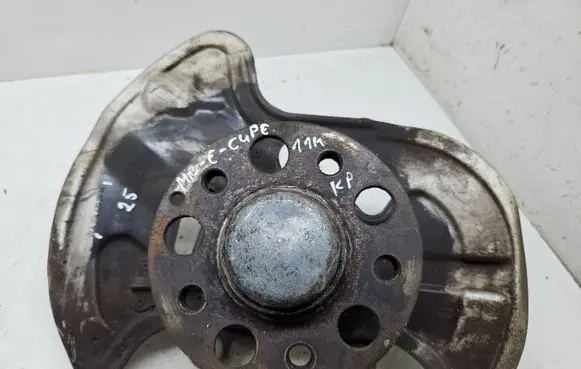 Mercedes-Benz E C207 W207 Front wheel hub A2044202544