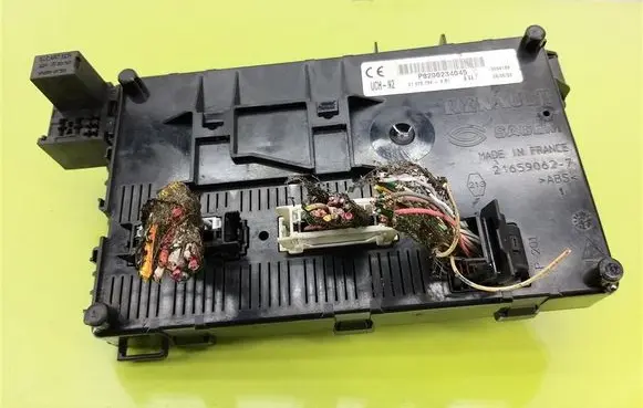 Renault Clio II Comfort/convenience module 98200234045