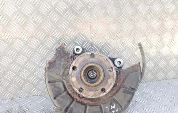 Volkswagen PASSAT B6 Front wheel hub