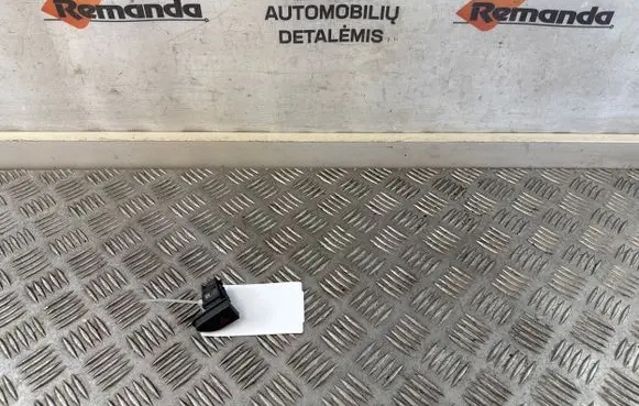 Renault Captur Hazard light switch 252907372R 10026629 20180117