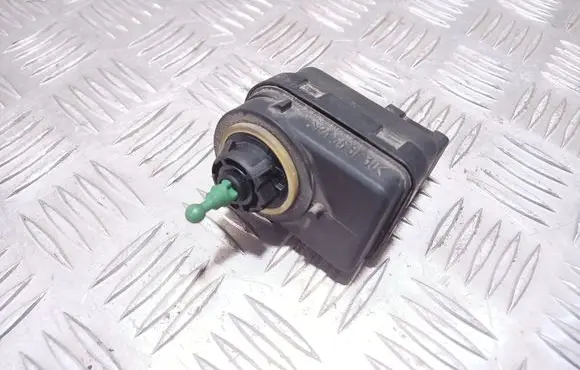 Renault Scenic I Headlight level adjustment motor P7700840141