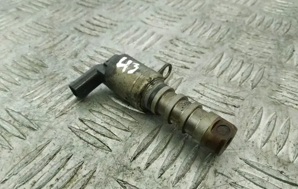 Porsche Panamera (970) Camshaft vanos timing valve 06E257N